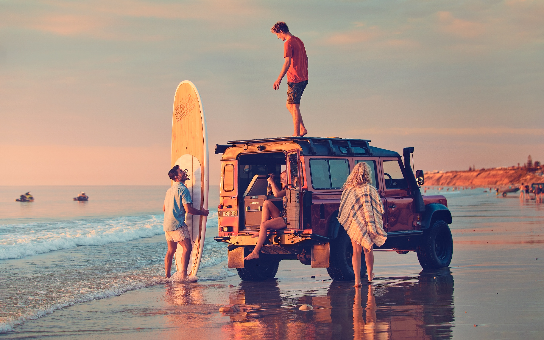 Landrover_Surf_Beach_Final_Master
